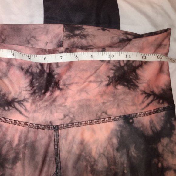 Teeki Eagle Feather Pink Hot Pant Leggings Size M - Picture 11 of 16